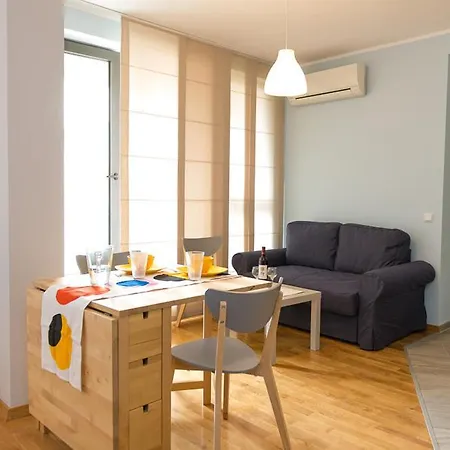 Apartman в жълто Burgasz